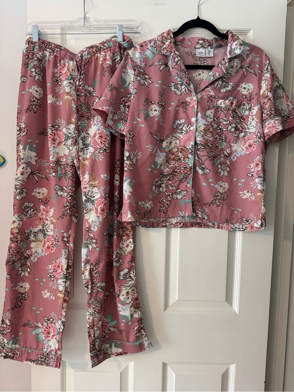 cupcakes & cashmere Rose Floral Pajama Set